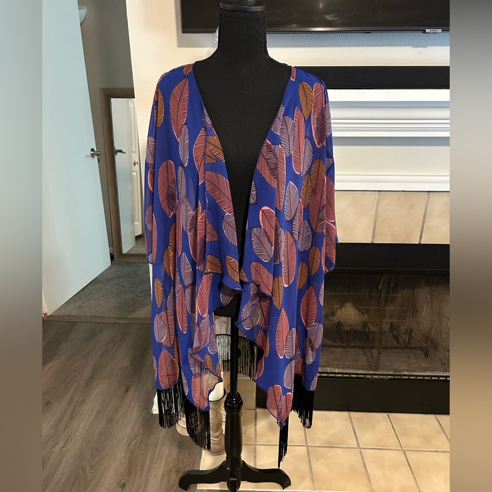 LuLaRoe Colorful Leaf Pattern Kimono